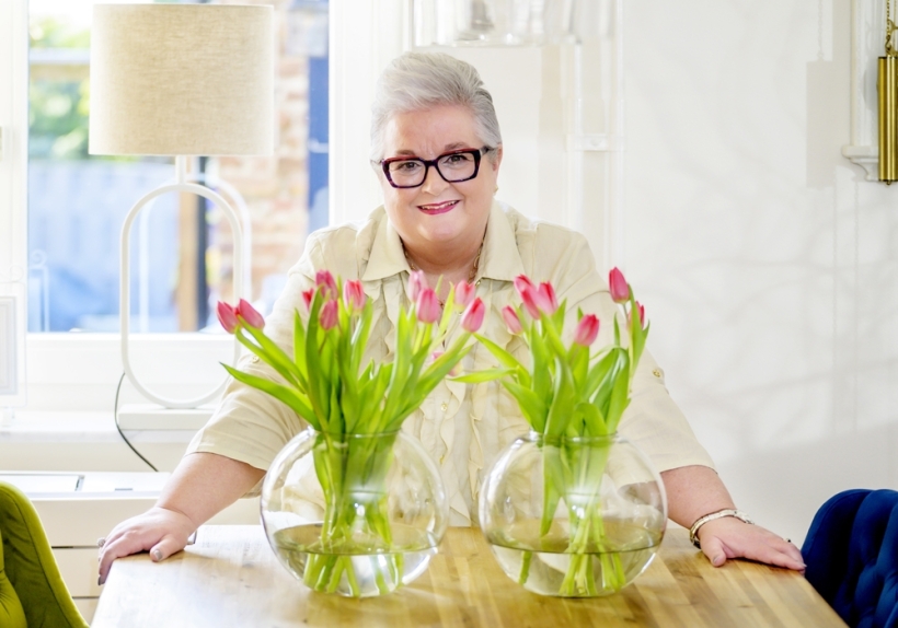 Vivian 1000x700 px 2