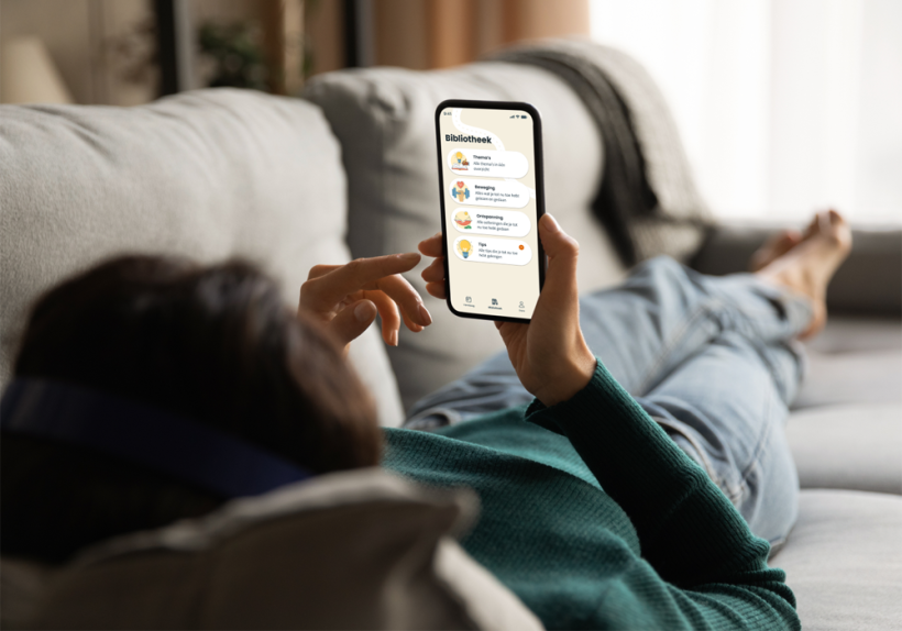 Gebruiker untire op de bank Groot 1000x700 px