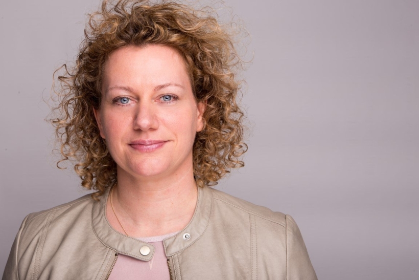 Nienke Dekkinga Medium