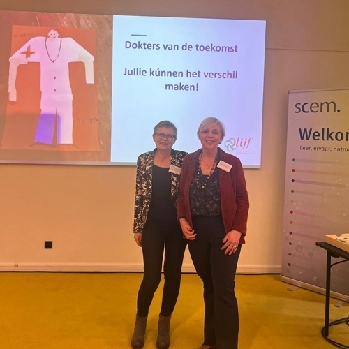 WOG Lenneke en Carolien vierkant